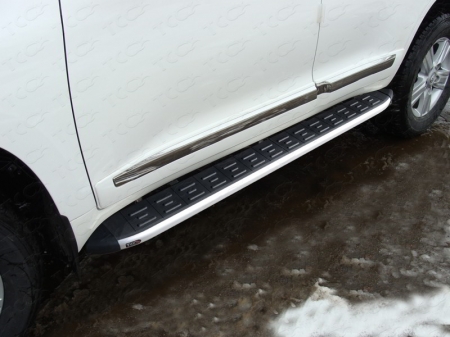 Toyota Land Cruiser 200 2015 Пороги алюминиевые с пластиковой накладкой (1720 из 2-х мест)